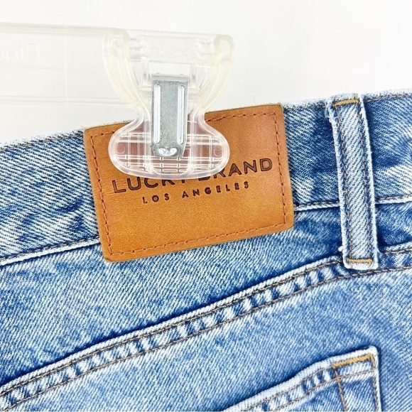 ✅ Lucky Brand Shorts Jean The Traveler Blue Medium Wash Button Fly Frayed 16/33 - Picture 2 of 8